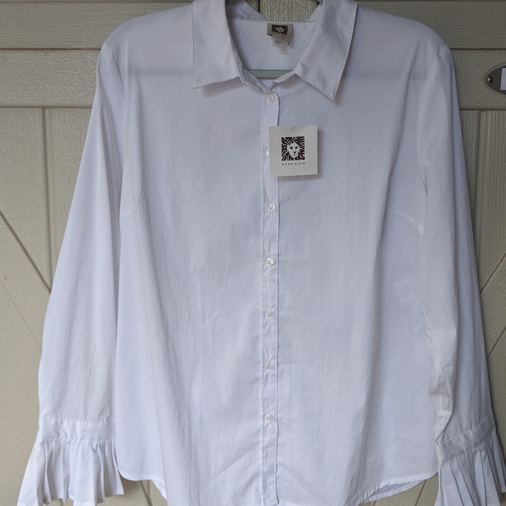 NEW Anne Klein Blouse Pleated Sleeves Cuffs Size L
